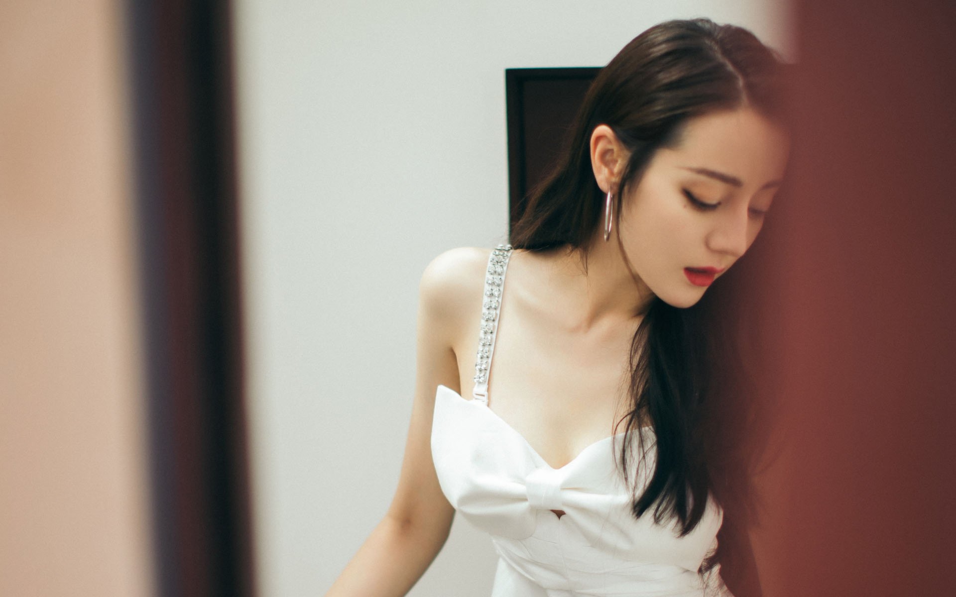 德甲城市足球发展快速，全国范围推广足球运动，德甲踢球风格