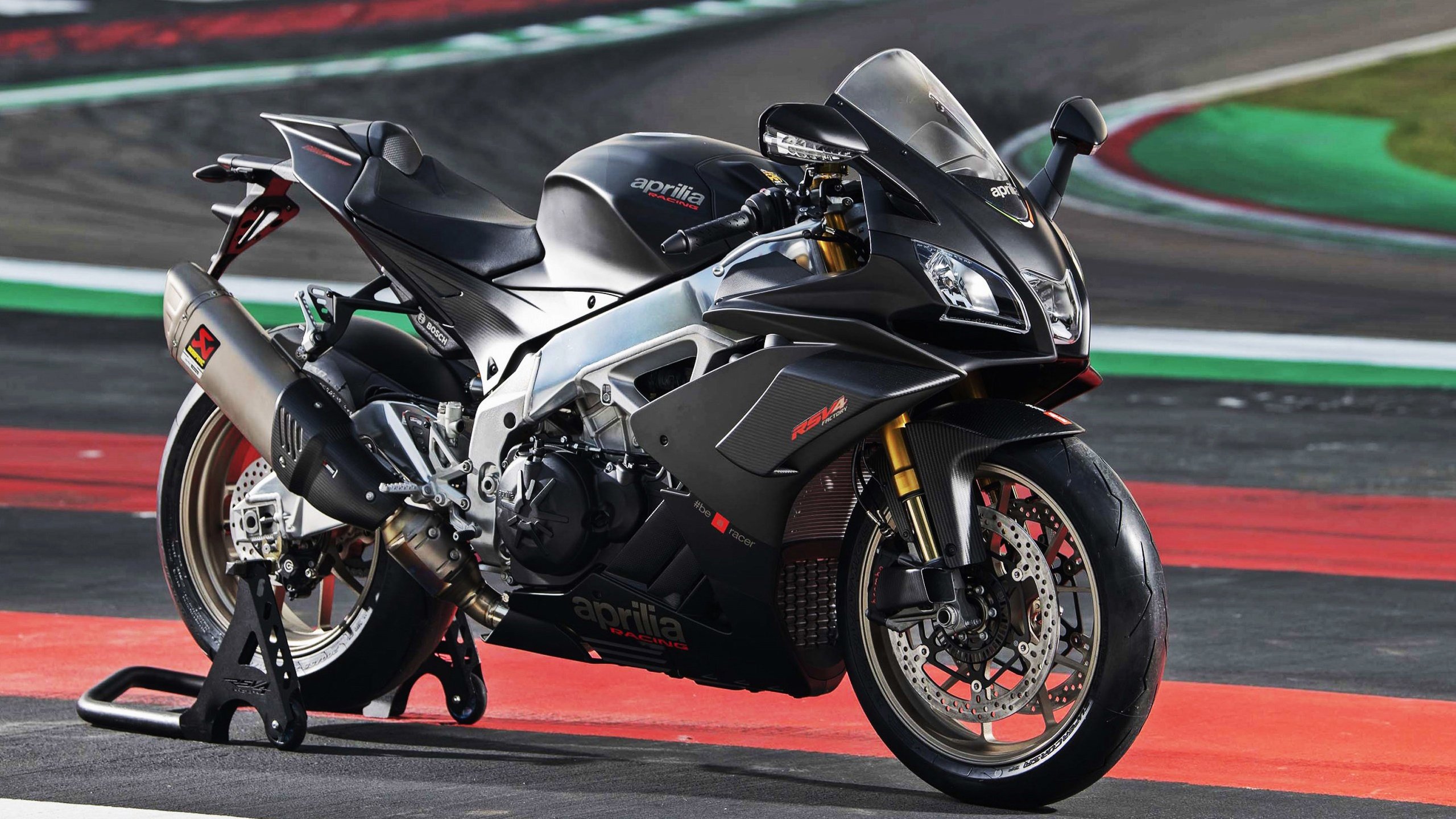 奥格斯堡1-1平科隆,双方门将表现神勇,奥格斯堡vs科隆比分预测